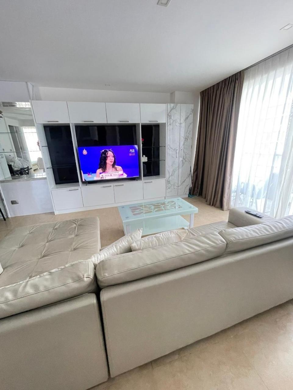 2 Bedrooms Near Pattaya Beach Exterior foto