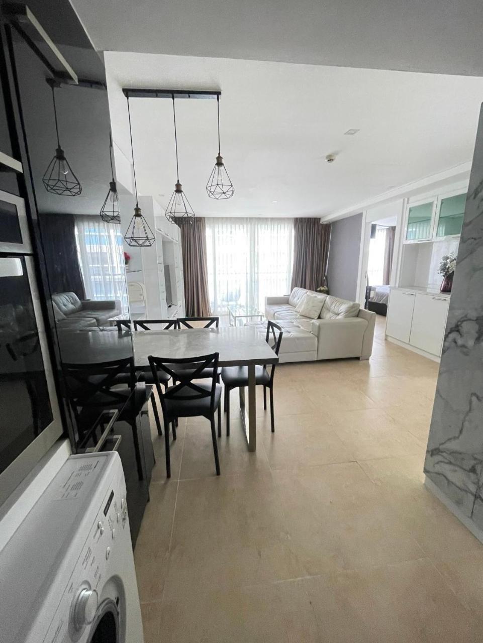 2 Bedrooms Near Pattaya Beach Exterior foto